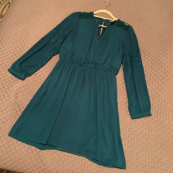 Express Dresses & Skirts - EUC Express lace inset long sleeve dress